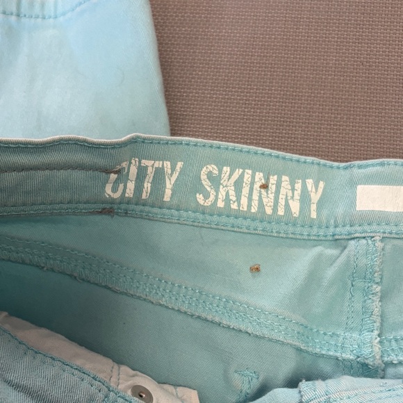 DKNY Women's sz 6 City Skinny Jeans in Light Blue zipper ankle - Picture 3 of 10